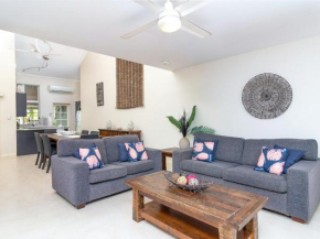Coral Beach Loft
